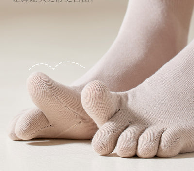 Say Goodbye to Cold Toes: Why Toe Socks Are Your Winter Savior