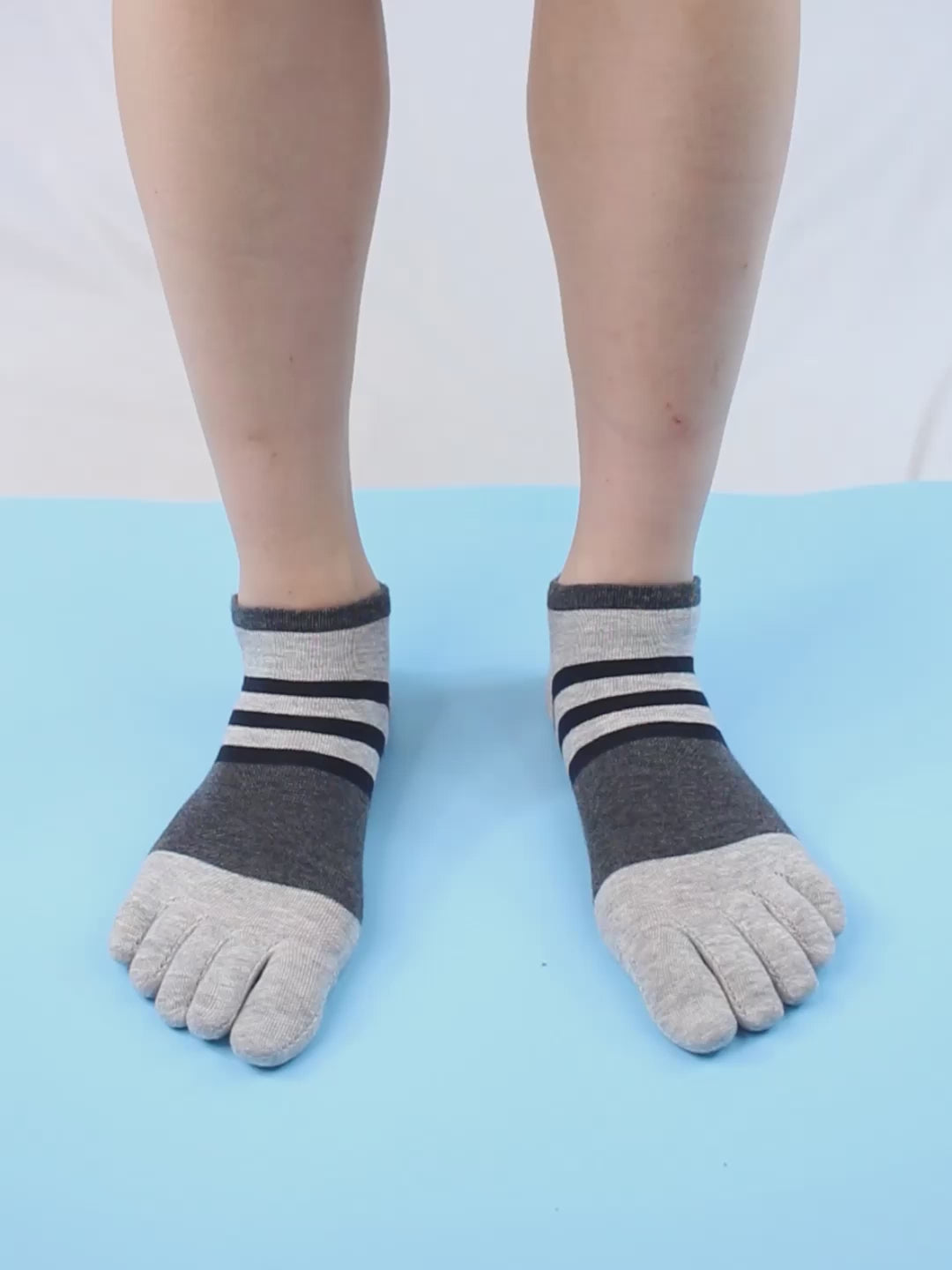 Cotton men's Low Cut Five Finger Socks, grey stripes